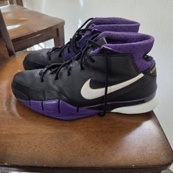 Kobe 1 Protro Blackouts 2006. Size 13
