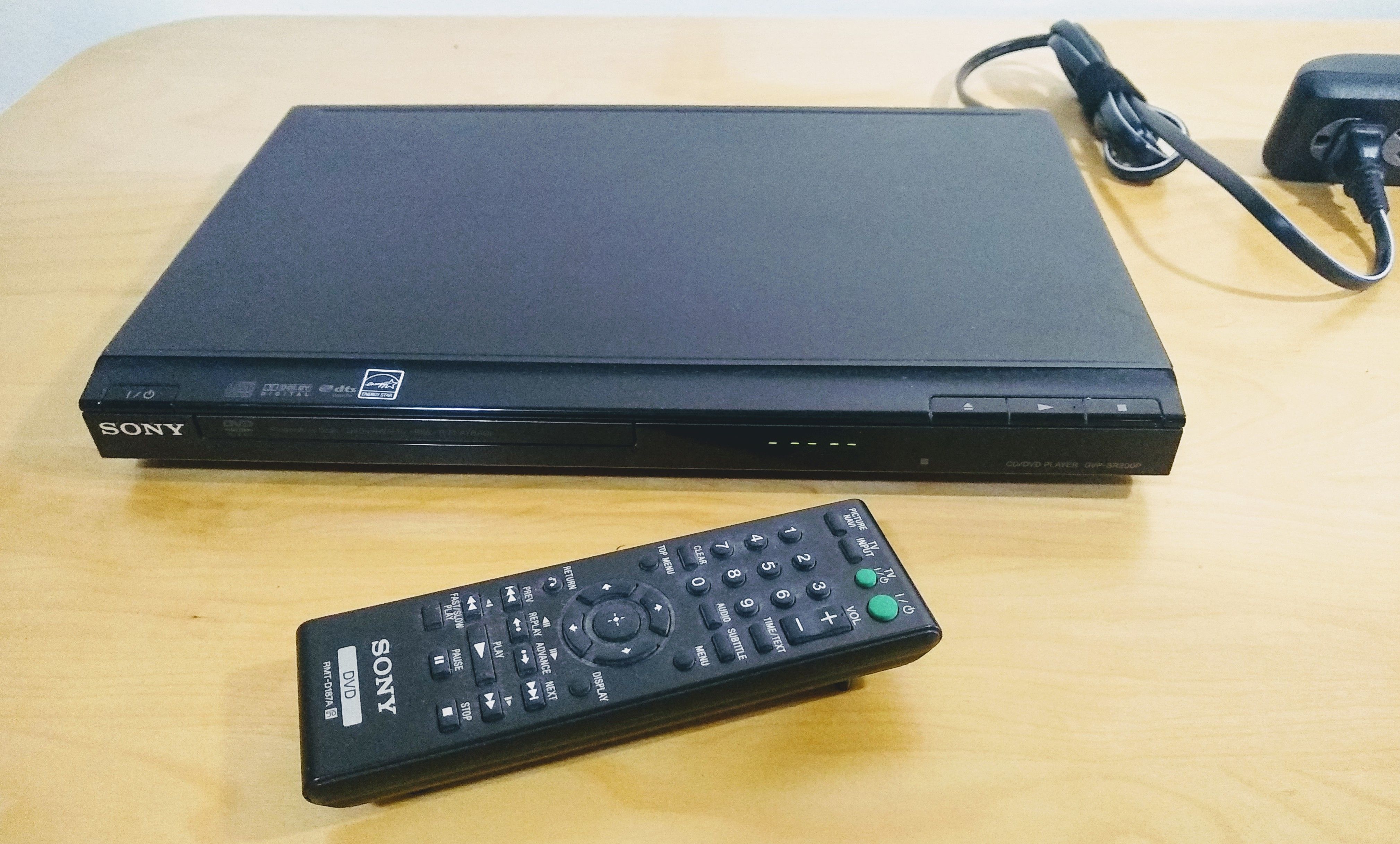 Sony DVP-SR200P Component Digital Video CD/DVD Player w Remote