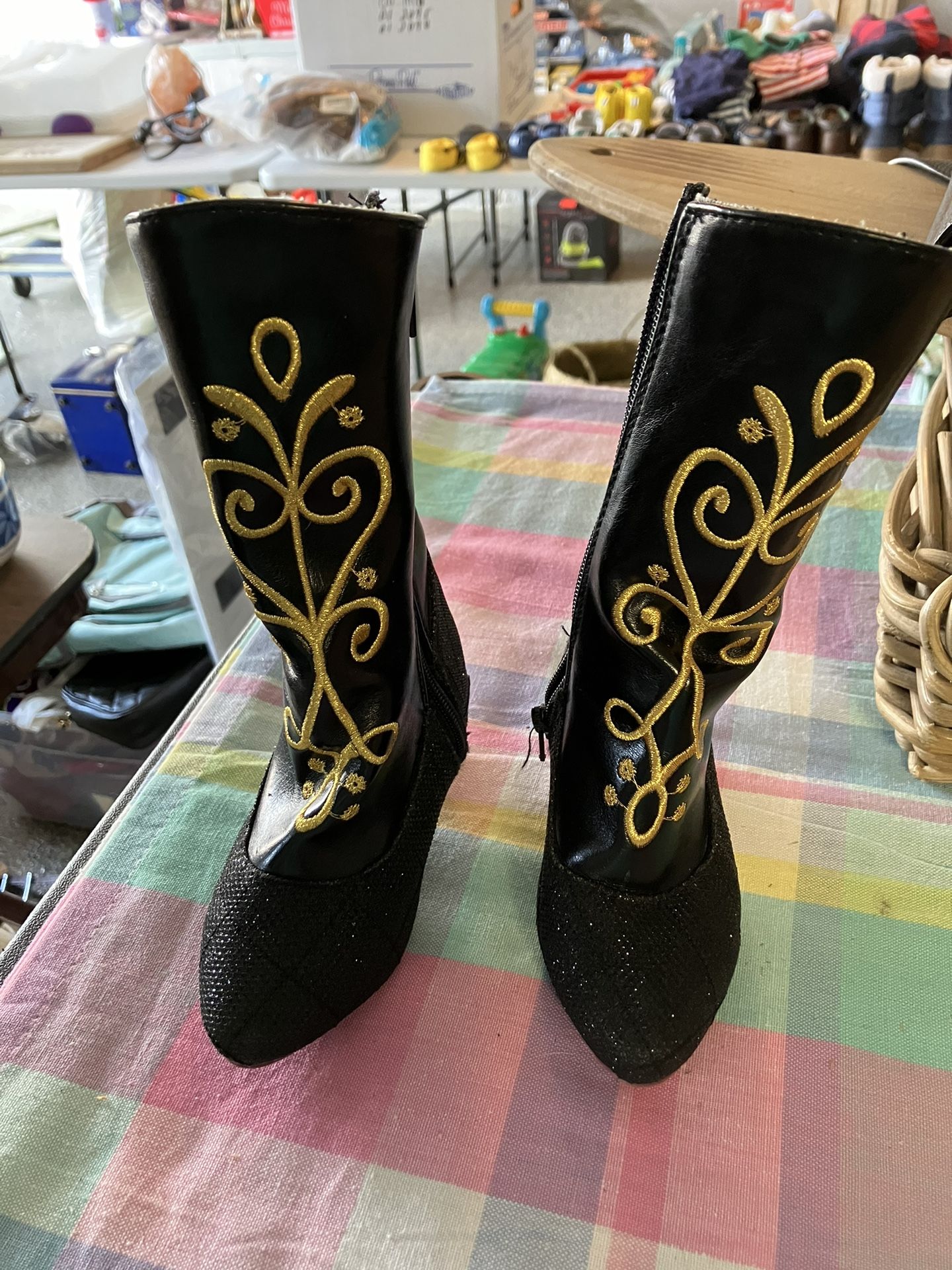 Disney Anna Boots Embroidered And Glitter