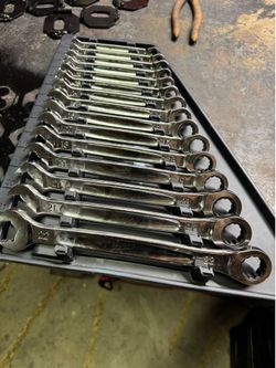Milwaukee ratcheting wrenches