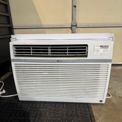LG 12,000 BTU AC Unit W/Remote