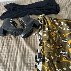 Skirt With Boots And Pañoleta