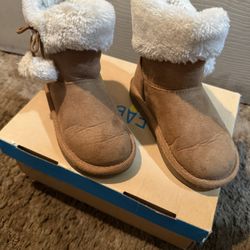 Toddler boots -size 8