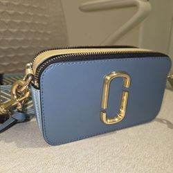 Cartera Marc Jacobs The Snapshot - Color Azul Celeste con Correa Tejida