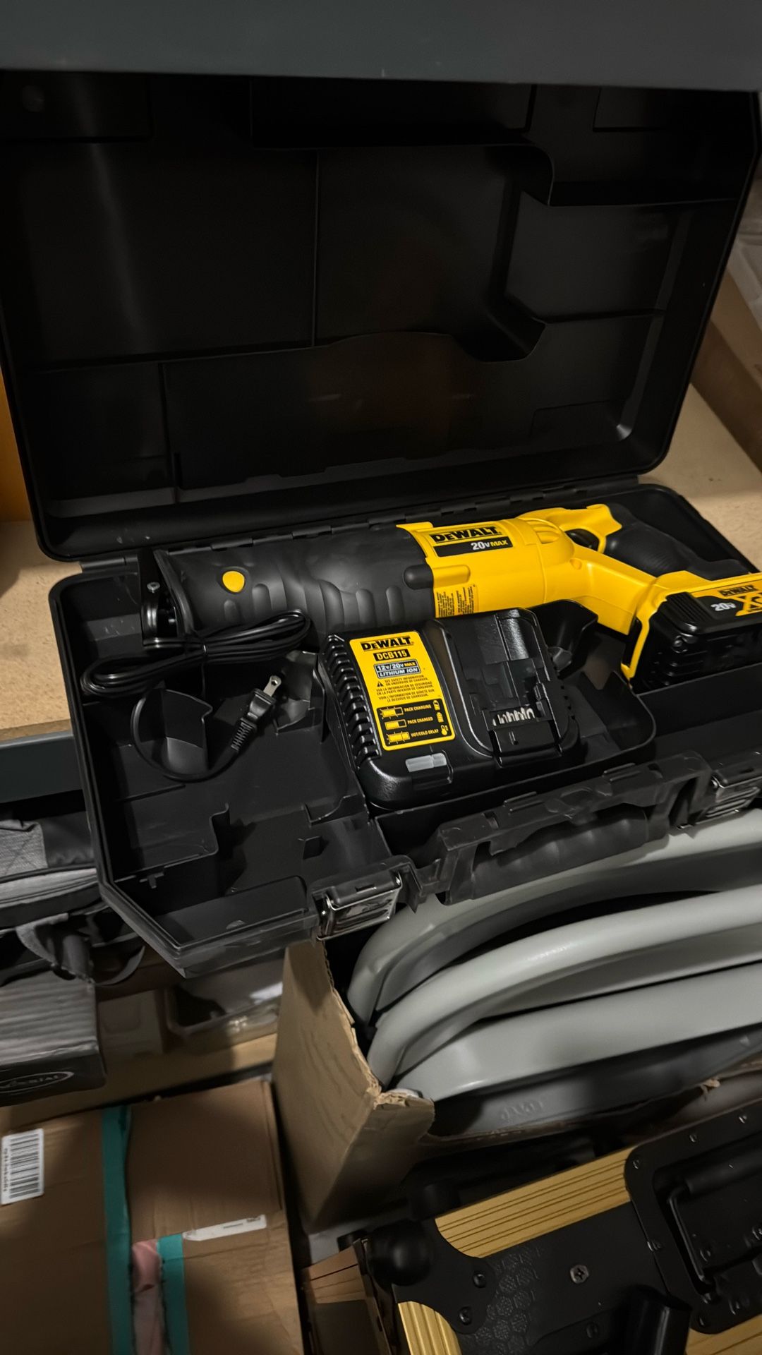 DEWALT 20-volt Max Variable Speed Cordless Reciprocating Saw