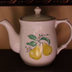 Vintage Tea Pot - Pears 