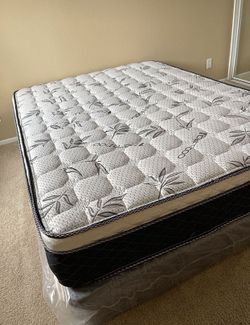 Queen Size Mattress And Box Spring New 