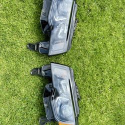 2017- 2021 Jeep Grand Cherokee OEM Headlights 