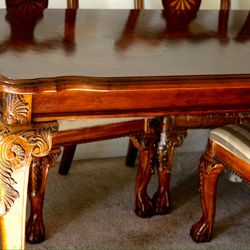 Ashley Beautiful rare dining table