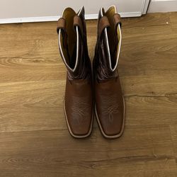 Angus Cowboy Boots  9 In Men