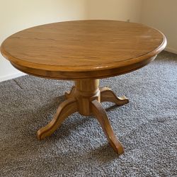 Round Kitchen Table And Chairs