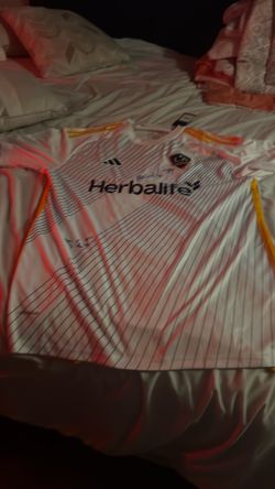 Galaxy shirt sign