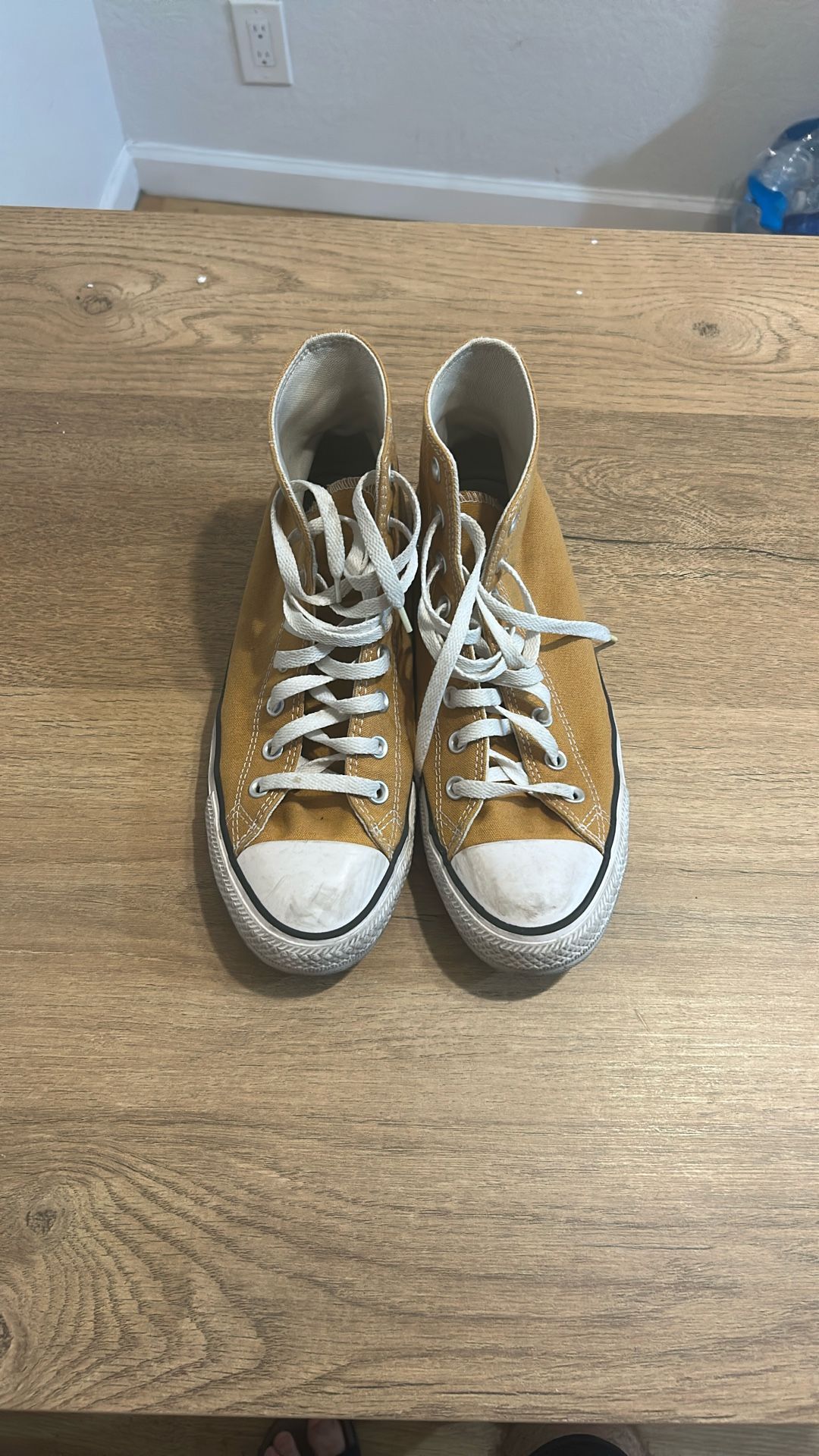 Converse Size 9 Men 11 Women
