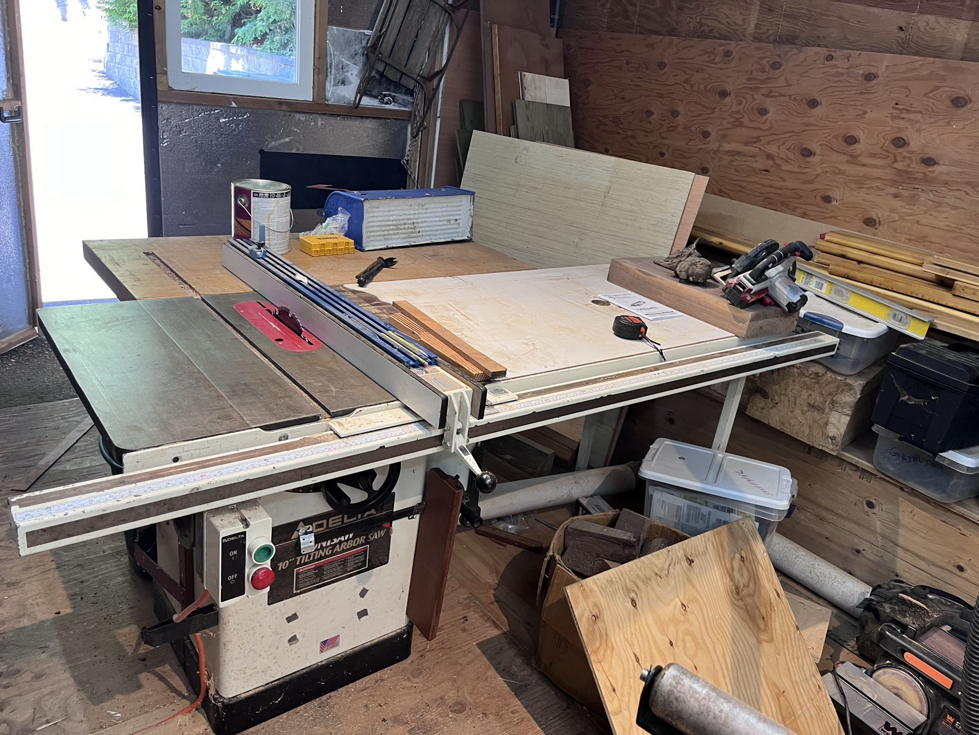 Delta 10” Right Tilting 5 Hp Table Saw With 52” Beisemeyer Fence