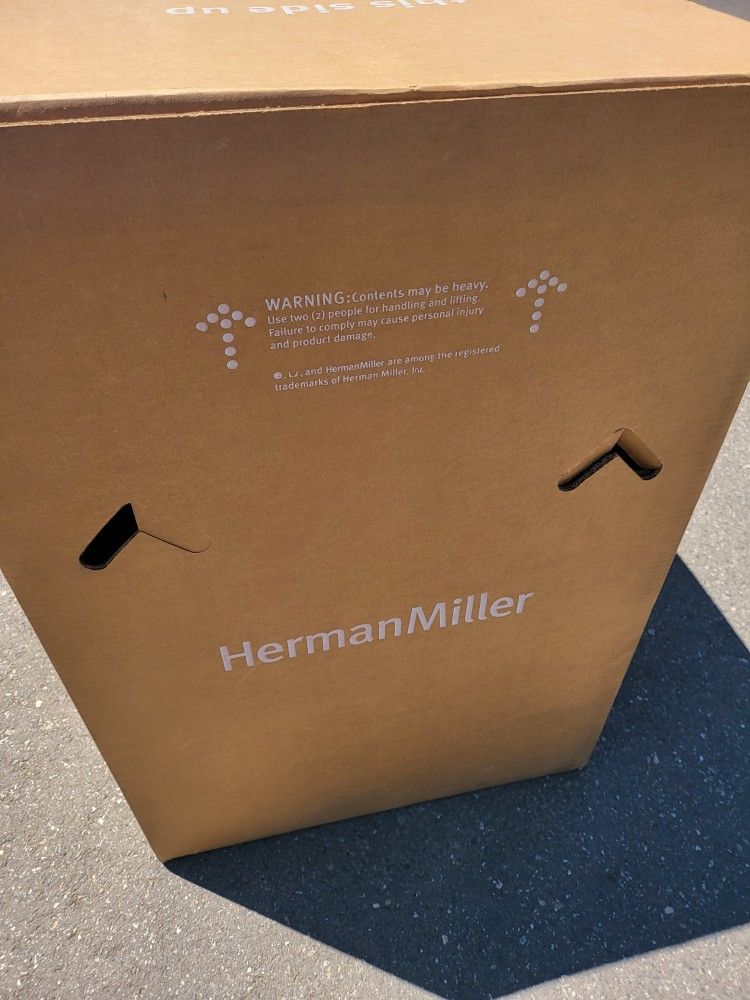 Herman Miller Aereon Size C