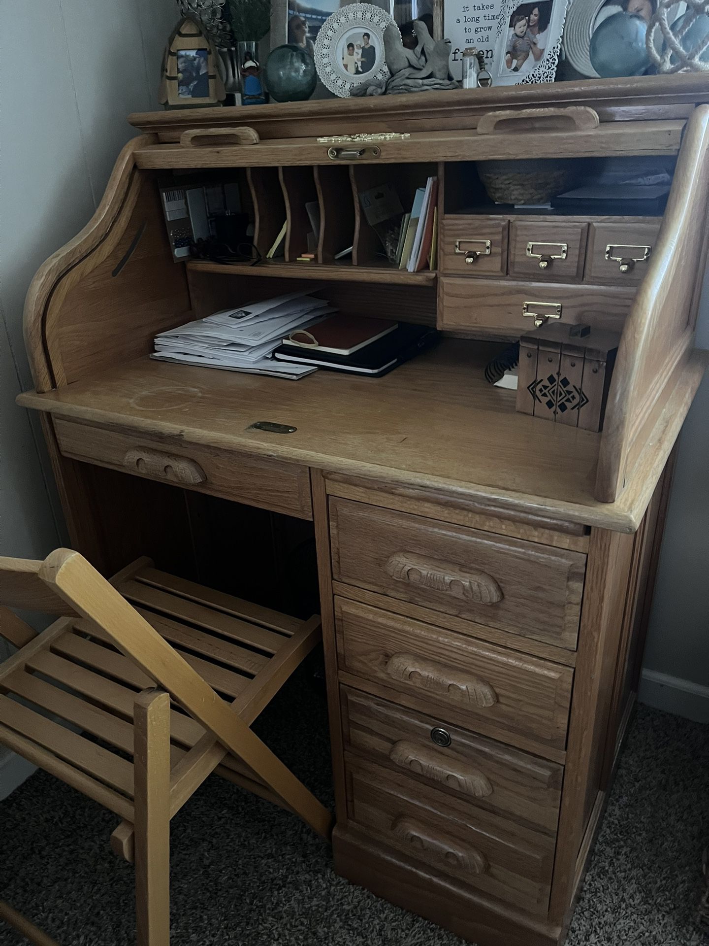 PENDING SALE 5/18! All Real Wood Roll Top Desk & Hutch