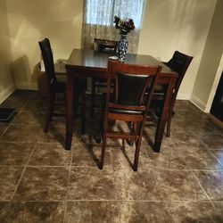 5 Piece Wood Dinnette Set 250.00  