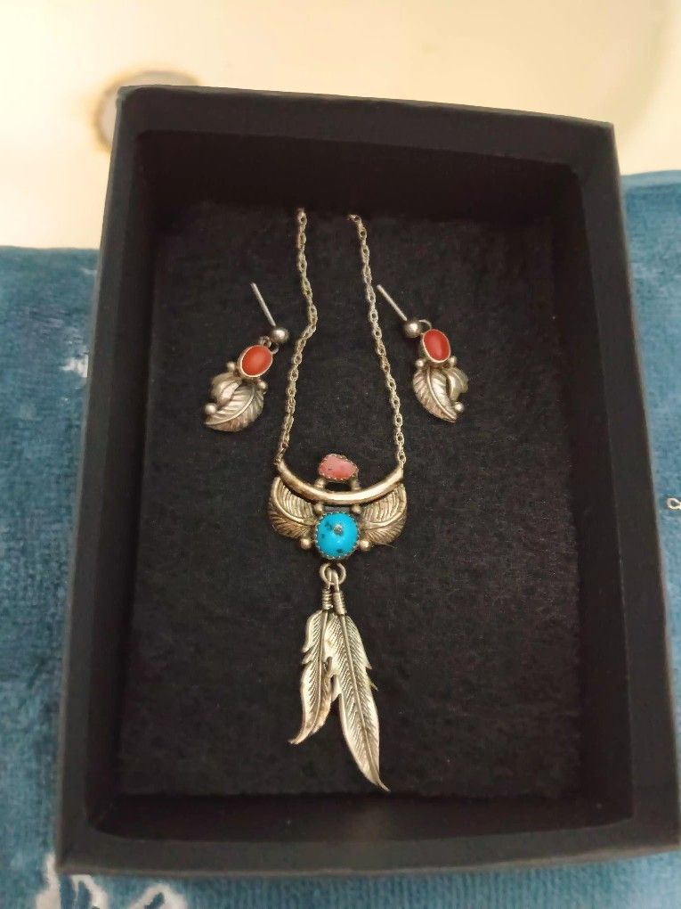 VINTAGE SOUTHWESTERN NECKLACE & EARRINGS 
