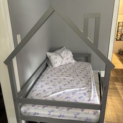Trundle bed 