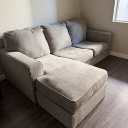Sectional Couch W/ Reversible Chaise 
