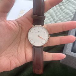 Daniel Wellington Genuine leather watch