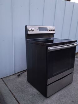 GE freestanding electric range
