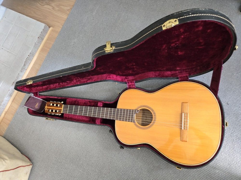 1964 Goya Guitar & case