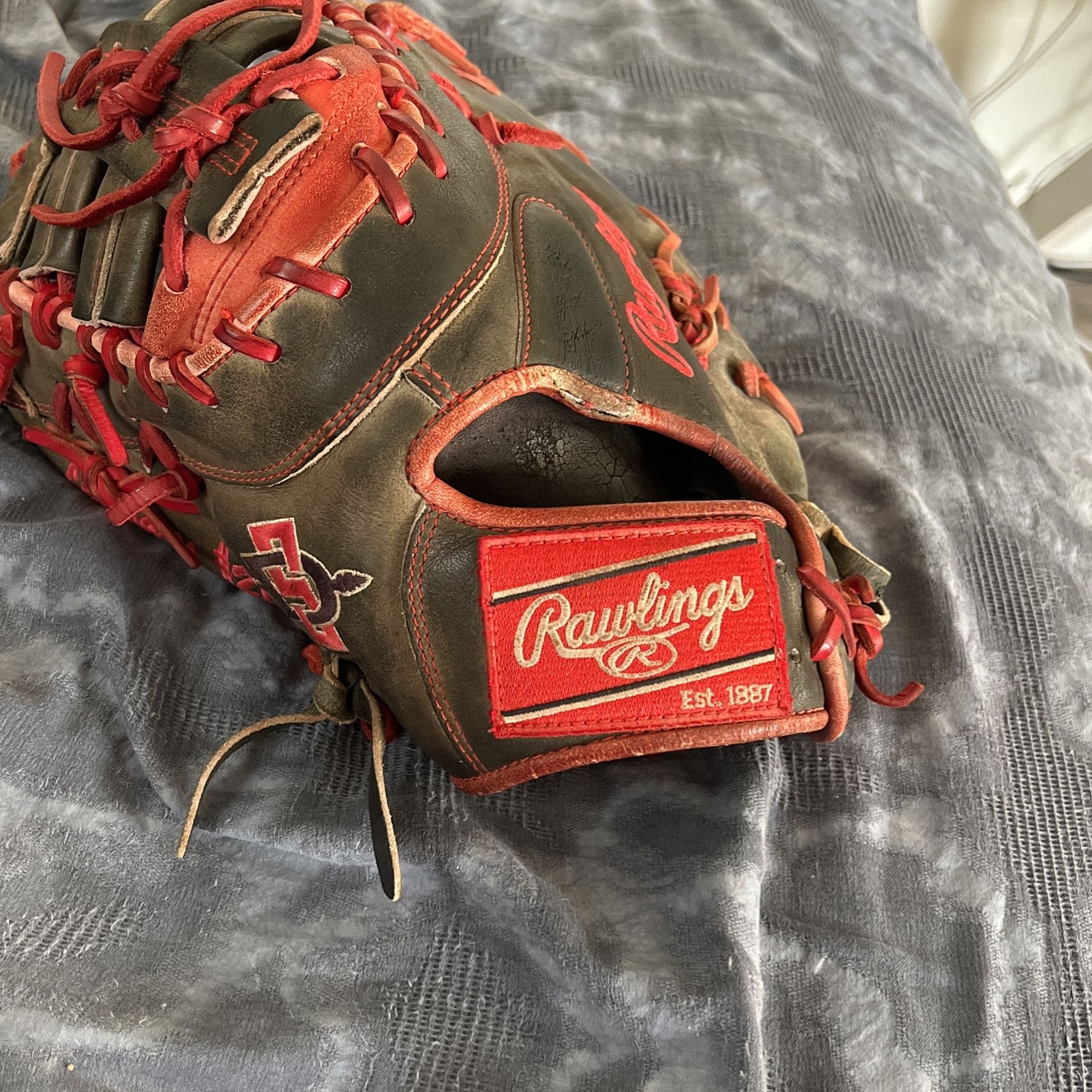 Left Handed First Baseman’s Glove Sdsu for Sale in Chula Vista, CA