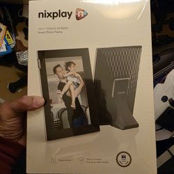 Nixplay 10" Digital Photo Frame