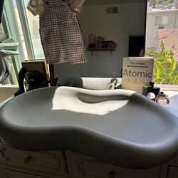 Keekaroo peanut changing pad