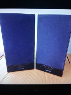 Meridian United Kingdom digital active speakers pair DSP 3100 Boothroyd Stuart
