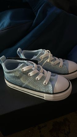 Infant converse shoes, size 7