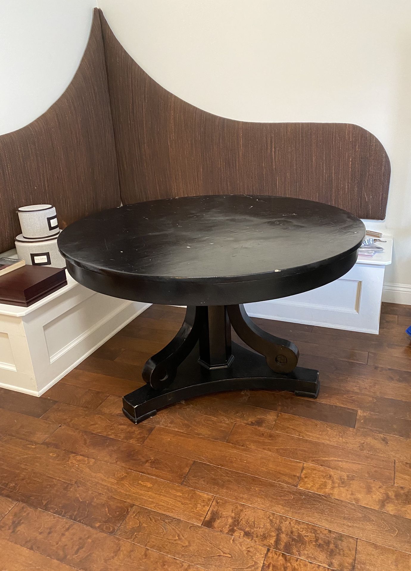 Black Lacquered Round Dining Kitchen Breakfast Table