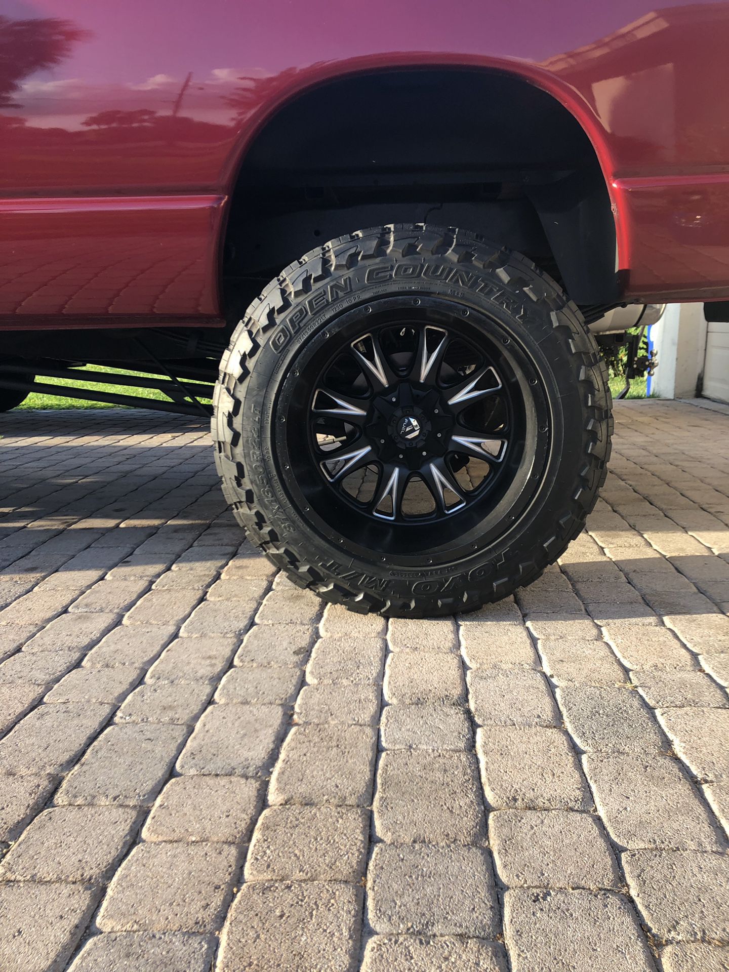 Fuel 22x14 with 37” tires