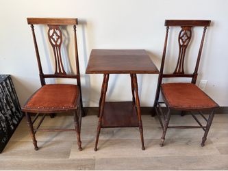 Antique 1940 set table with two chairs