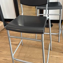 Plastic And Metal Bar Stools 