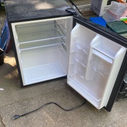 Mini Fridge, 27” Tall