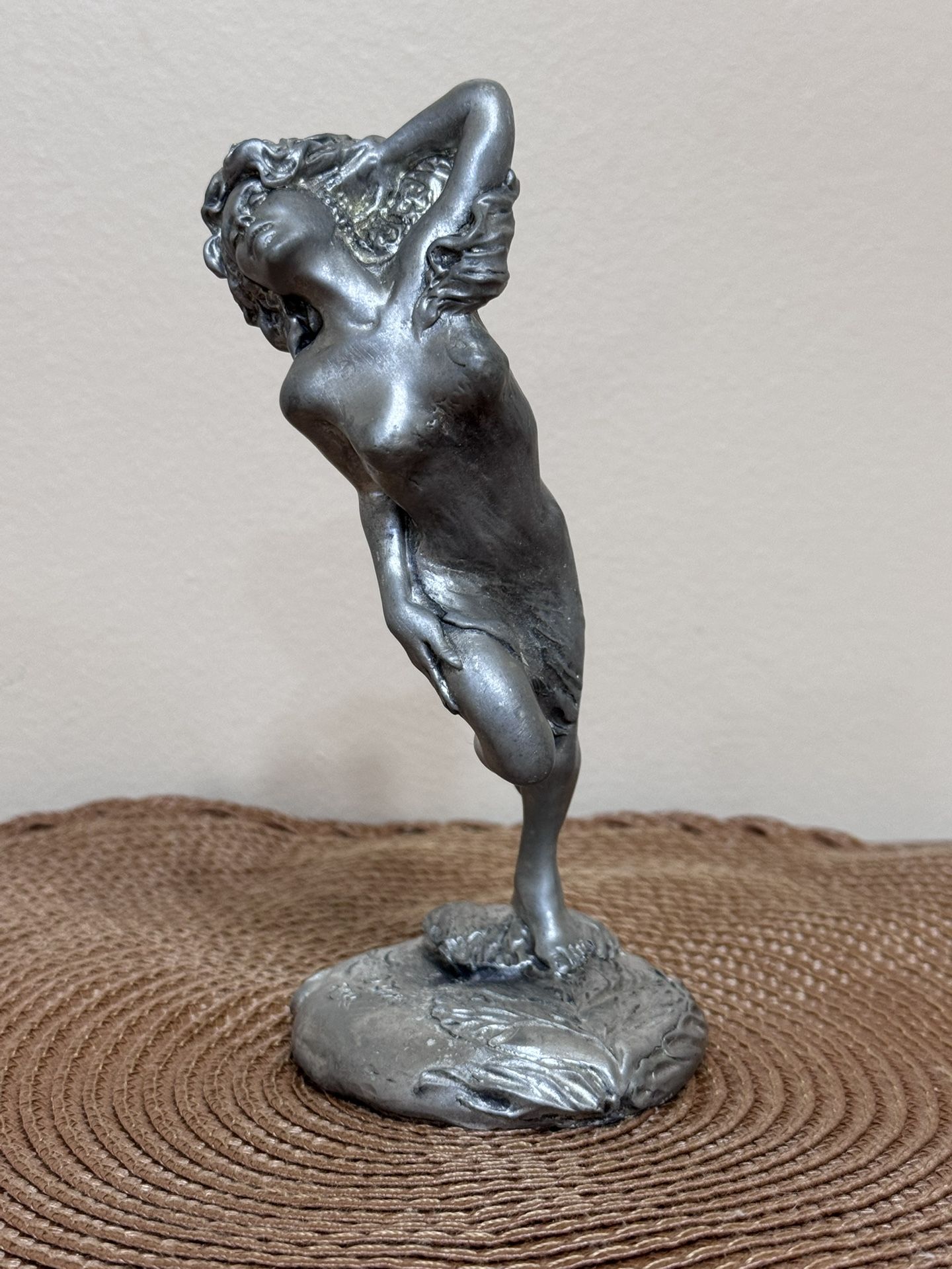 🗿 Vintage Art Nouveau-Style Woman Statue – Silver Finish