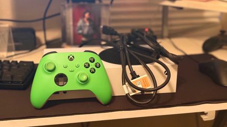 Xbox Series S 512GB — Console and Controller — $300 OBO