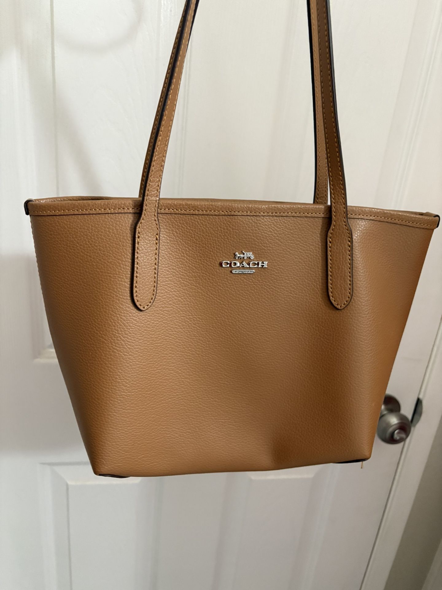 small city tote bag