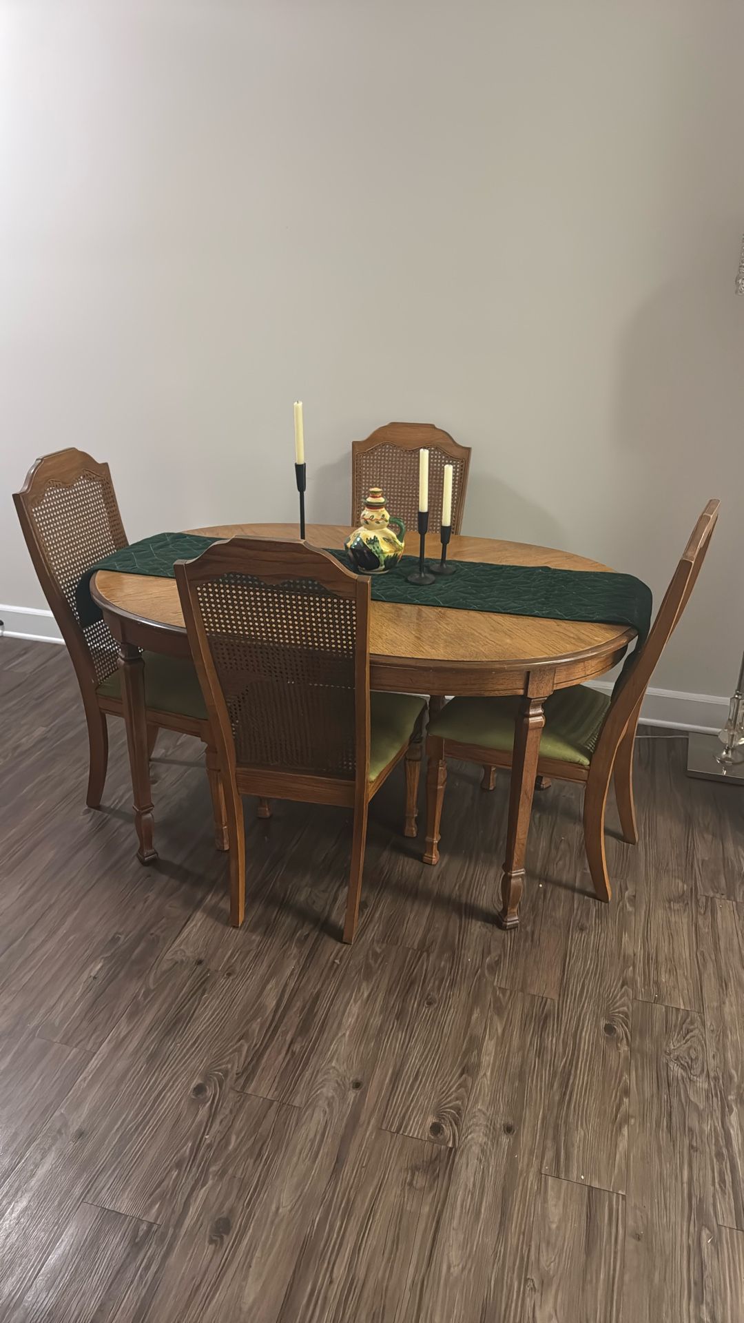 extendable dining table and set of 4 dining table chairs