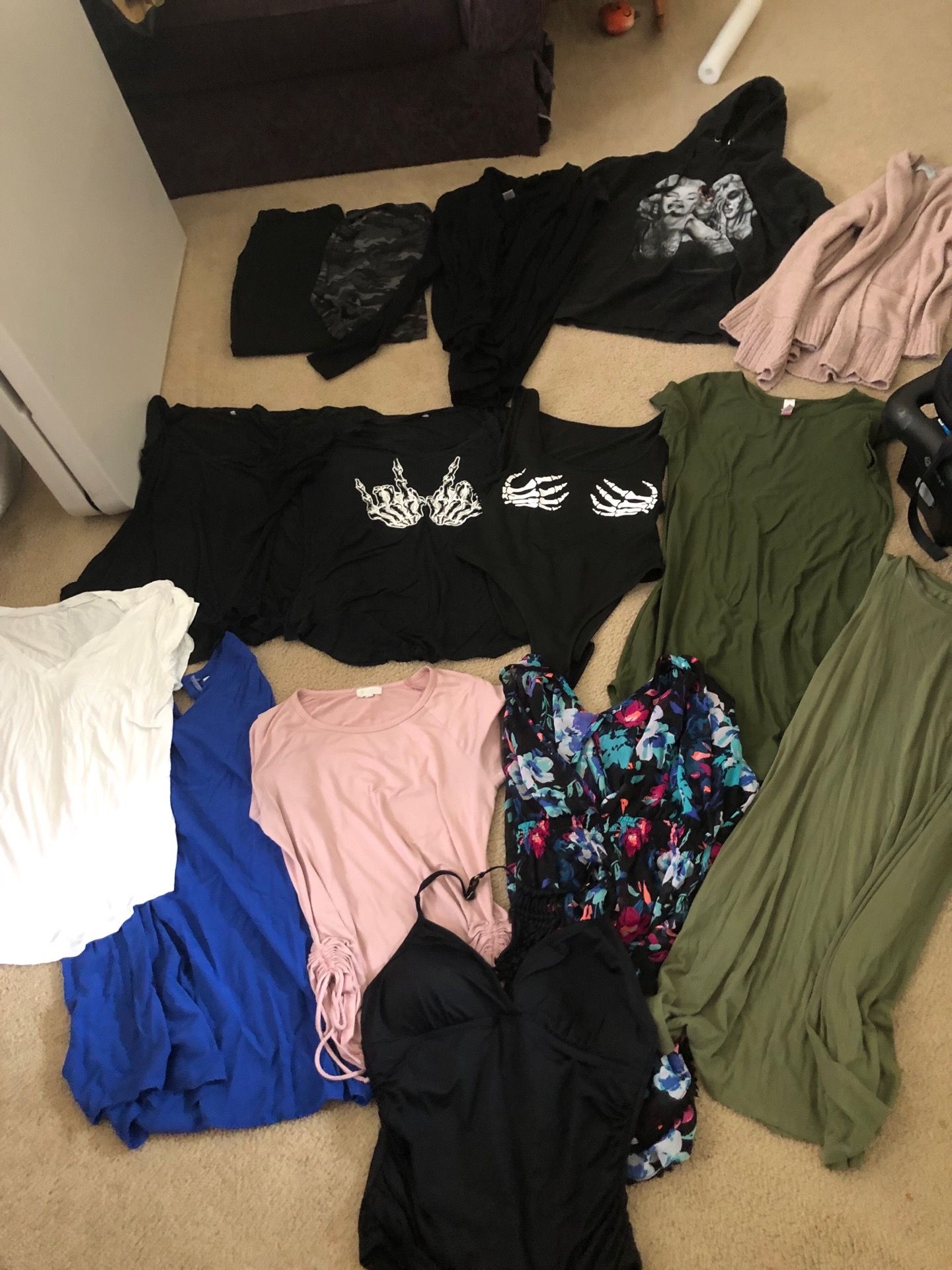 Large women’s clothing bundle