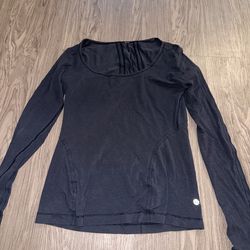 Lululemon light blue long sleeve size medium