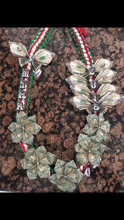 Graduation leis