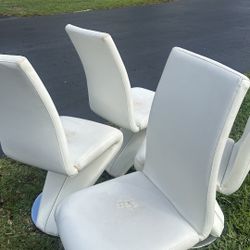 Free Dinning room Chairs 