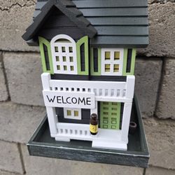 Wooden Bird House Feeder