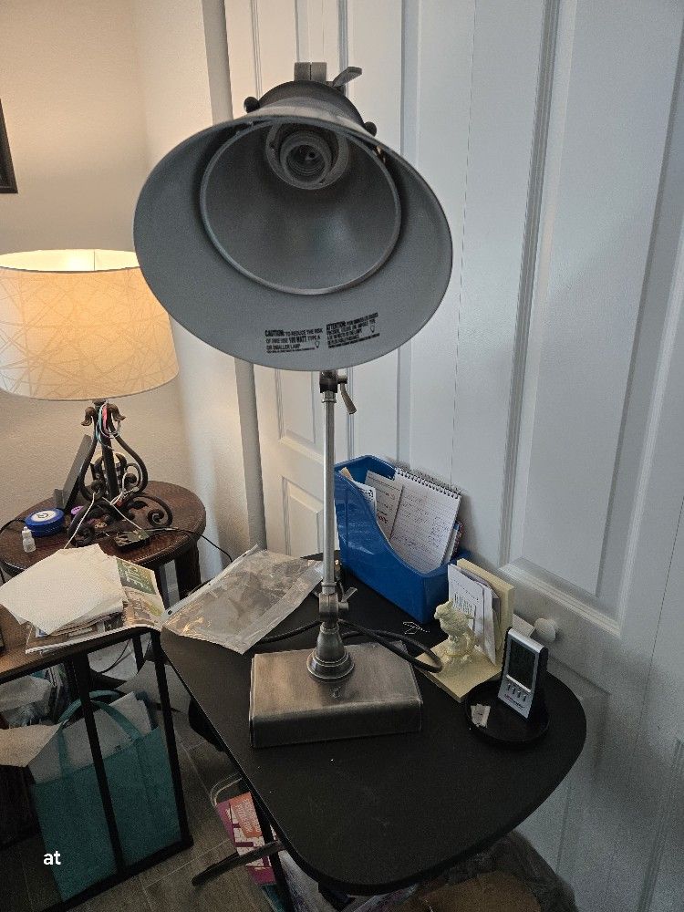Heavy Lamp Fir A Computer Or Art Desk
