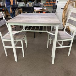 Dinning Table 3 PCs 