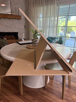 Portable drafting table