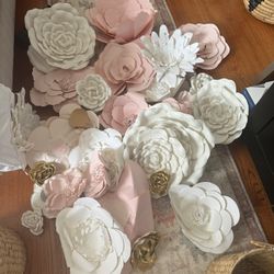 Paper And Material Flowers 